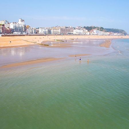 Seagulls Nest Beachfront Apartment With 3 Bedrooms Hastings Exterior photo