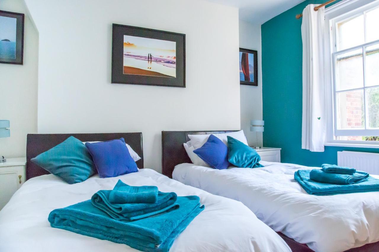 Seagulls Nest Beachfront Apartment With 3 Bedrooms Hastings Exterior photo