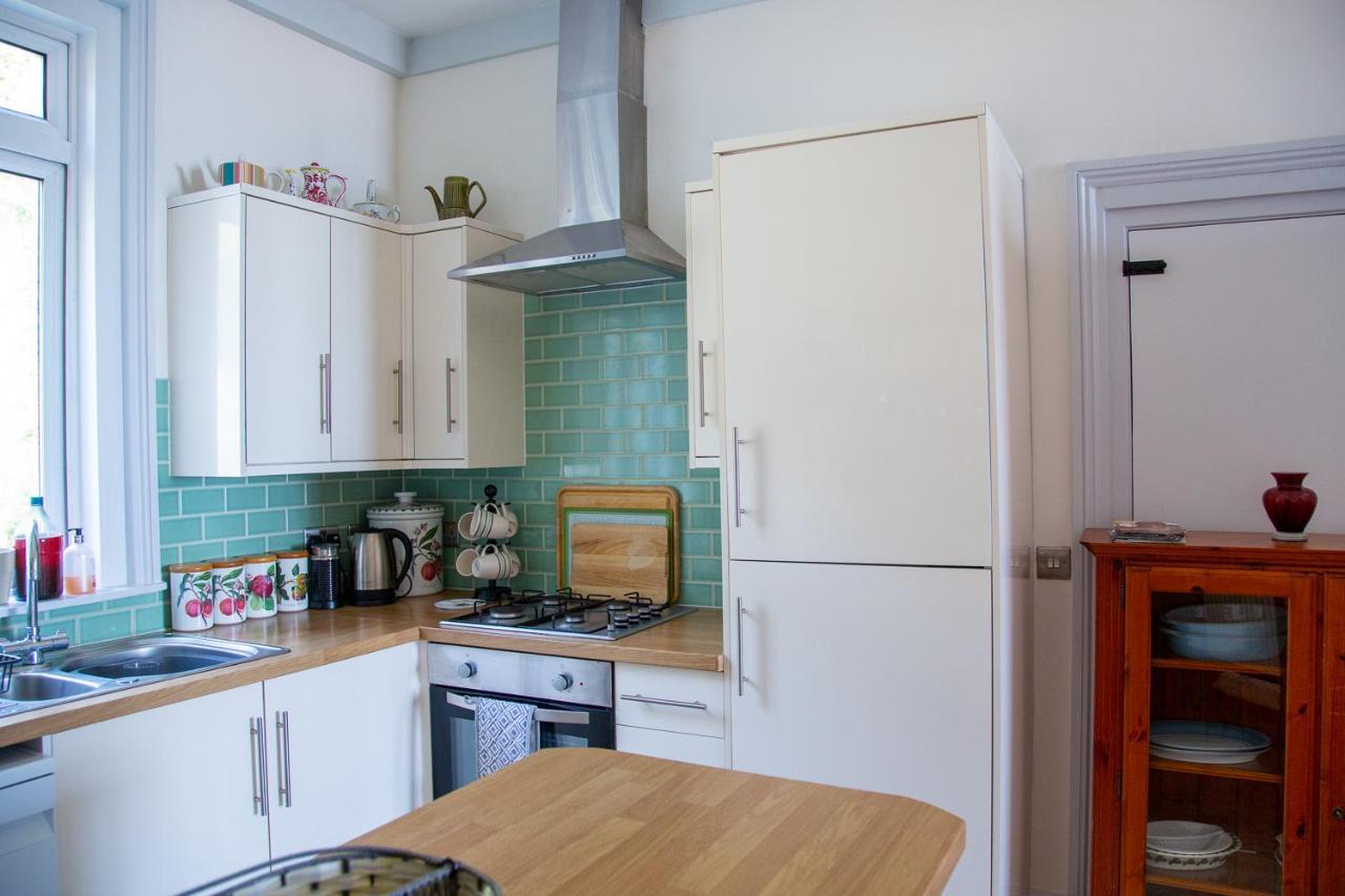 Seagulls Nest Beachfront Apartment With 3 Bedrooms Hastings Exterior photo