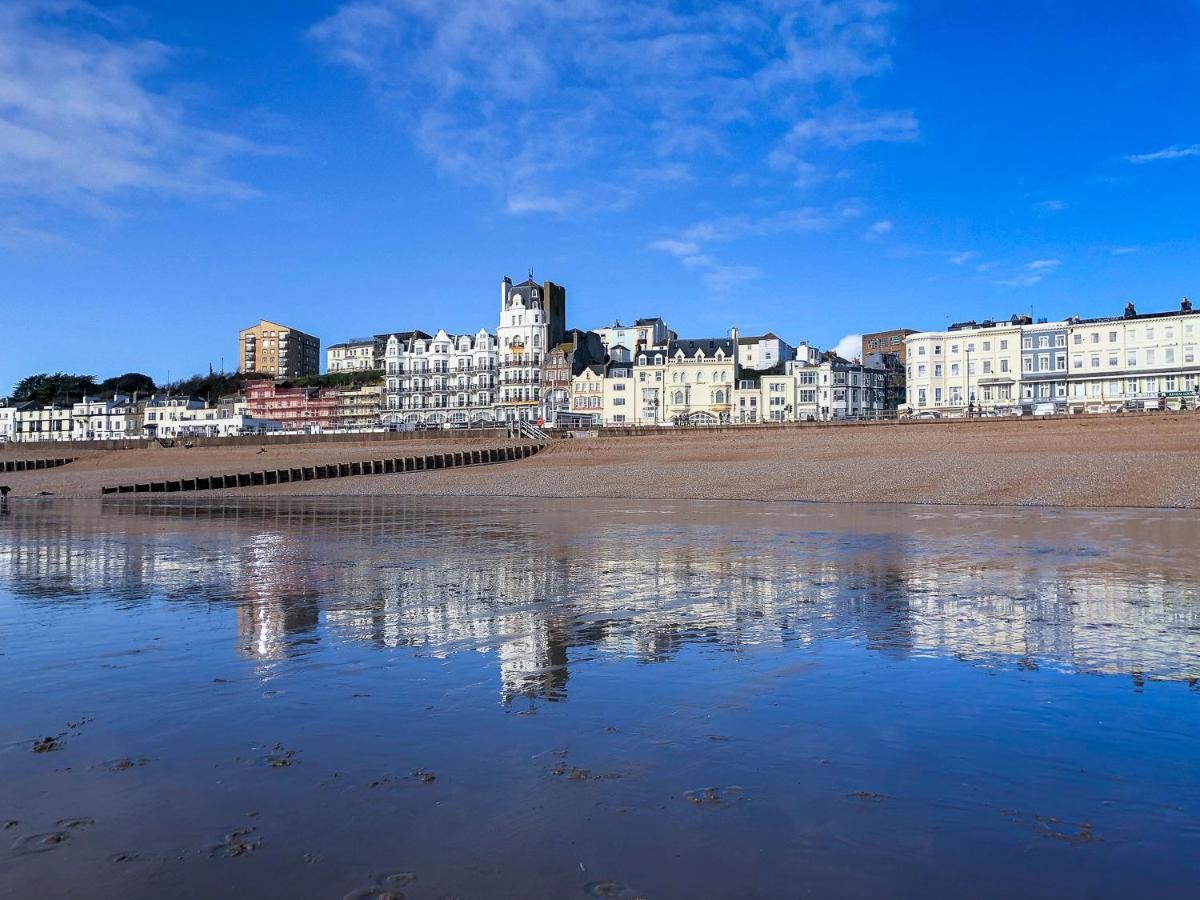 Seagulls Nest Beachfront Apartment With 3 Bedrooms Hastings Exterior photo