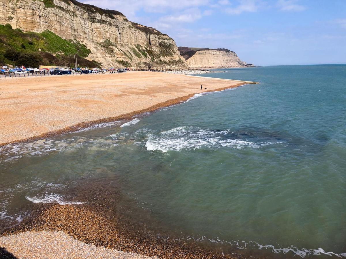 Seagulls Nest Beachfront Apartment With 3 Bedrooms Hastings Exterior photo